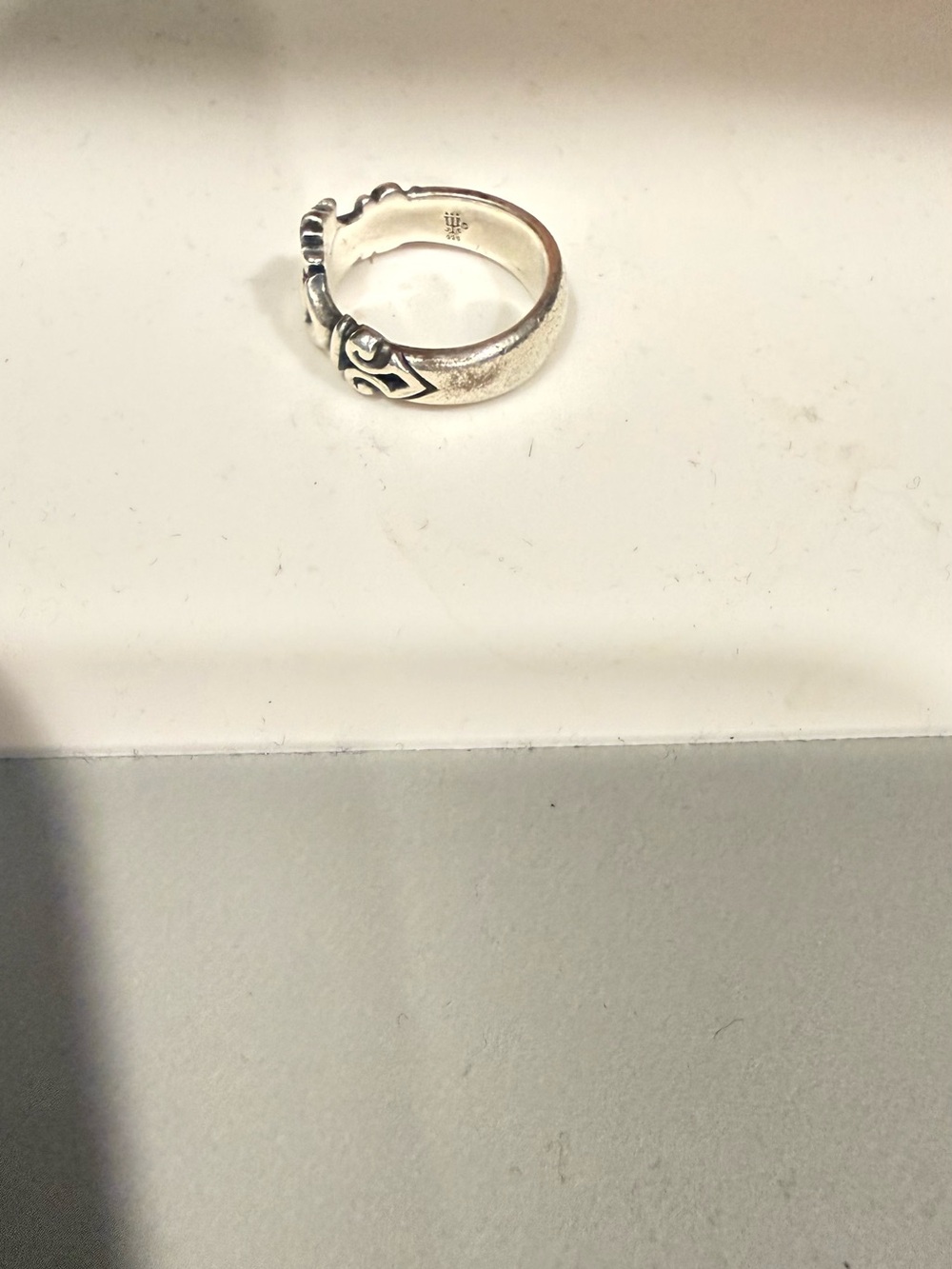🔥 James Avery Retired Sterling Silver Claddagh Ring - Picture 3 of 5